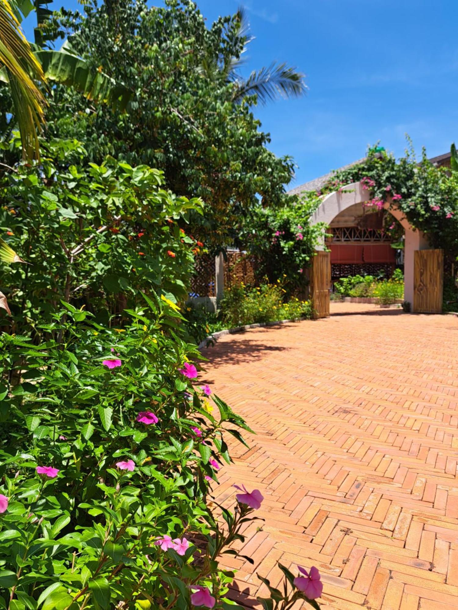 Golden Lotus Spa & Homestay Ap Thien Phuoc Eksteriør billede