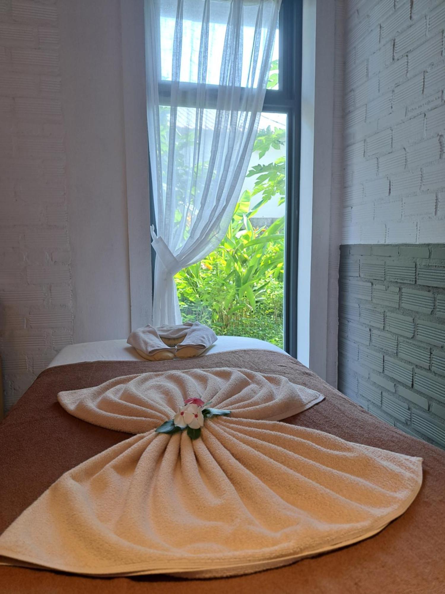 Golden Lotus Spa & Homestay Ap Thien Phuoc Eksteriør billede